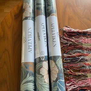 Apelviken Floral Wallpaper